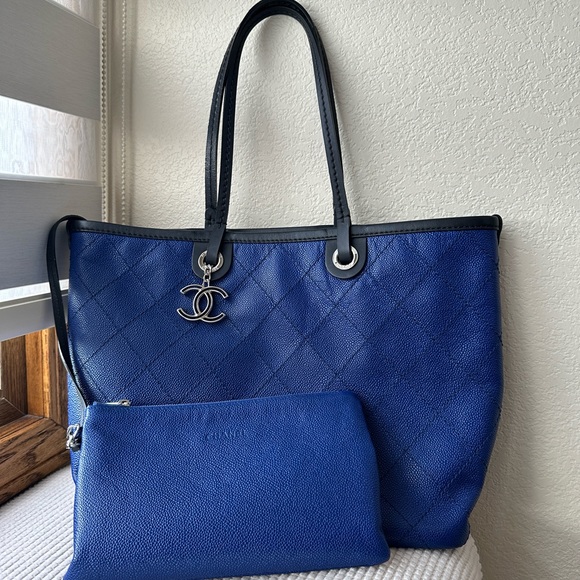 Chanel Blue Caviar Large Tote EUC - Picture 8 of 13